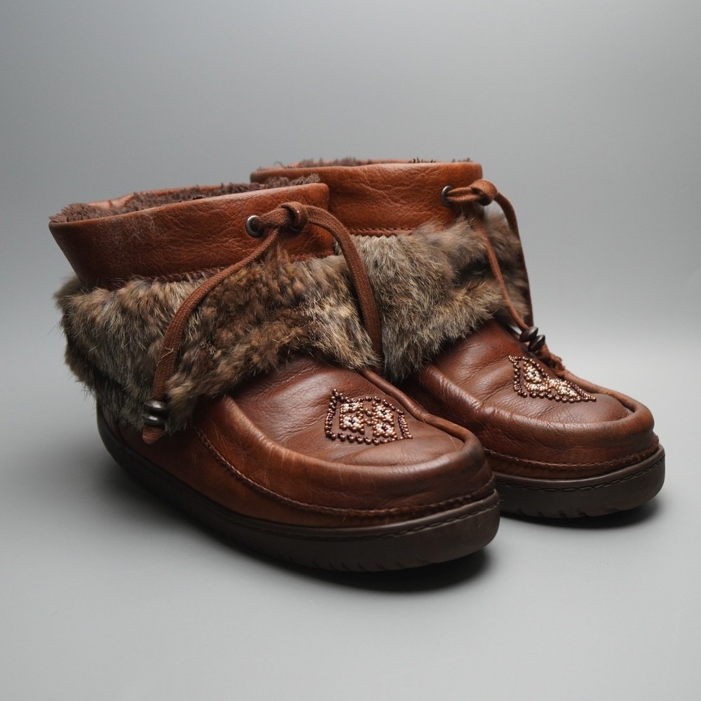 Manitobah Mukluks Women's Brown Leather Fur Trim Ankle Boots Sz 7 Vibram